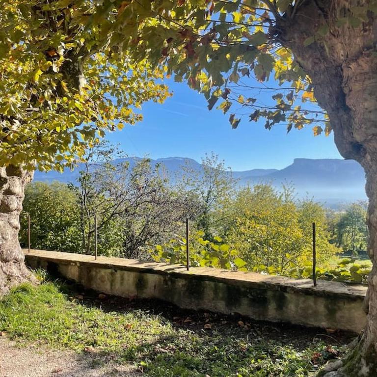 Gîte de groupe de caractère 12-14 pers avec jacuzzi - Ancien domaine de Chartreux - Villa - 13