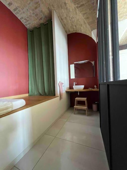 Gîte de groupe de caractère 12-14 pers avec jacuzzi - Ancien domaine de Chartreux - Villa - 16
