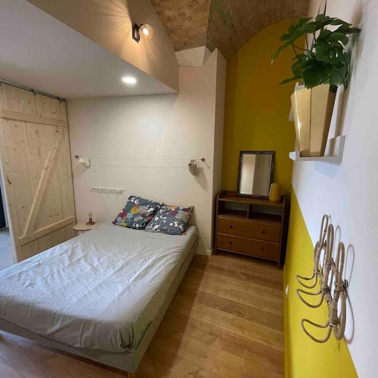 Gîte de groupe de caractère 12-14 pers avec jacuzzi - Ancien domaine de Chartreux - Villa - 24