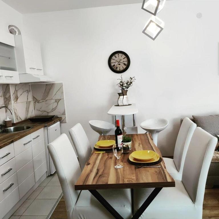 SokoStar Lux - One-Bedroom Apartment - 3