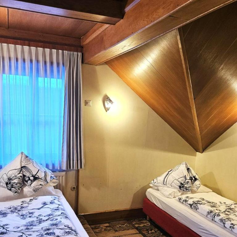 Gasthof-Pension Alt Kirchheim - Standard Familienzimmer - 1
