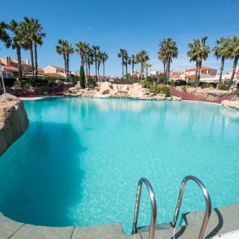 Holiday Beach El Olivo - Three-Bedroom House - 2
