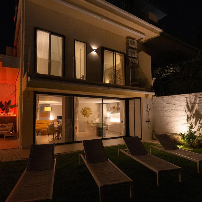 Casa Folimanka, 250sqm Garden Duplex with Jacuzzi, Sea View & Cinema - Two-Bedroom Apartment - 24