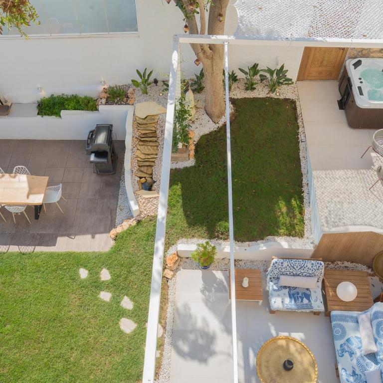 Casa Folimanka, 250sqm Garden Duplex with Jacuzzi, Sea View & Cinema - Two-Bedroom Apartment - 7