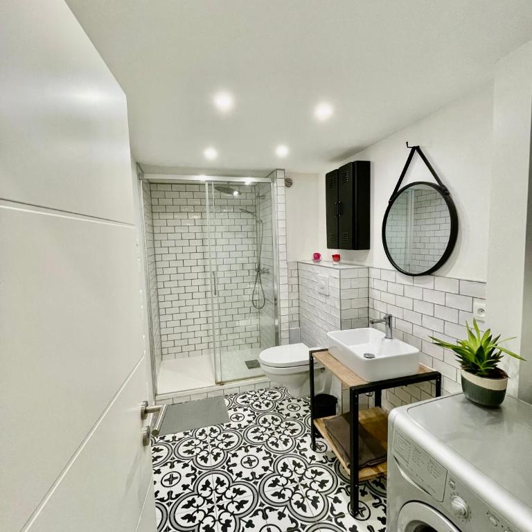 Strasbourg magnifique appartement centre ville Petite France - Three-Bedroom Apartment - 15