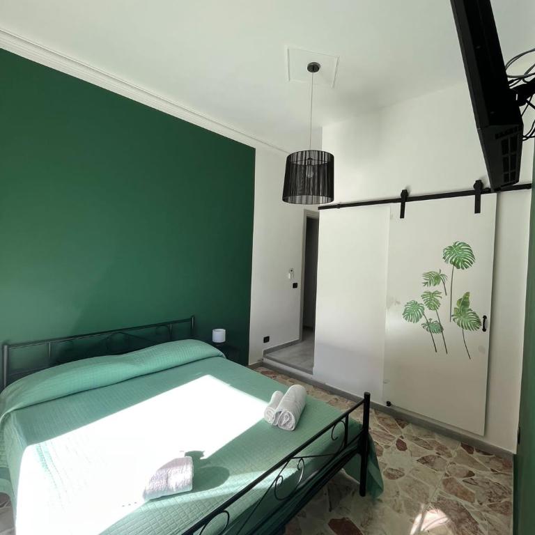 Harmony Home - King Room - 1