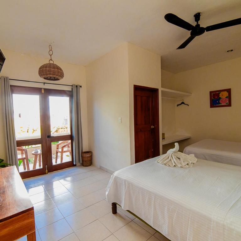 Hotel San Vicente - Habitación Doble Estándar con 2 camas dobles - 4