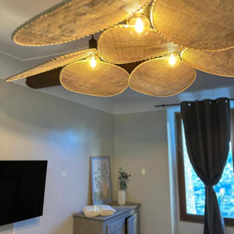 Maison Louisa - Chambre Lit King-Size - Vue sur Montagne - 9