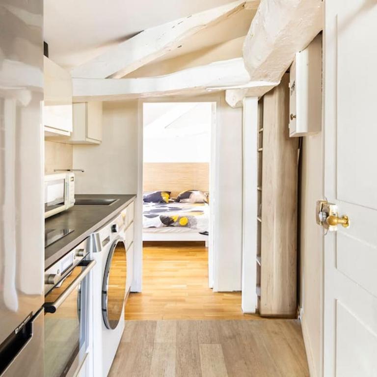 PARLEMENT- 55m2 -2 ch et 2 sde - BAIL MOBILITE ou étudiant - Two-Bedroom Apartment - 9
