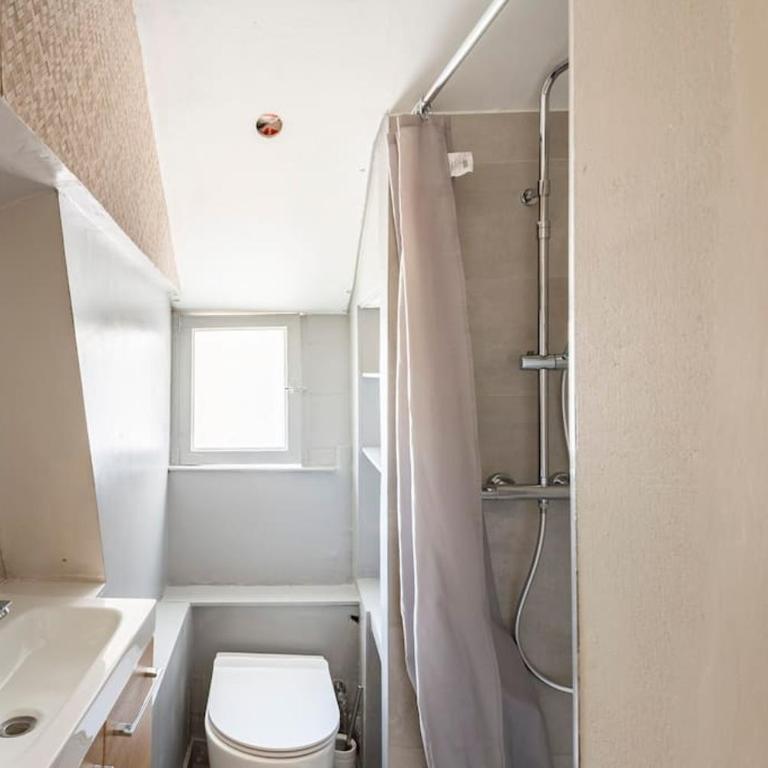 PARLEMENT- 55m2 -2 ch et 2 sde - BAIL MOBILITE ou étudiant - Two-Bedroom Apartment - 8