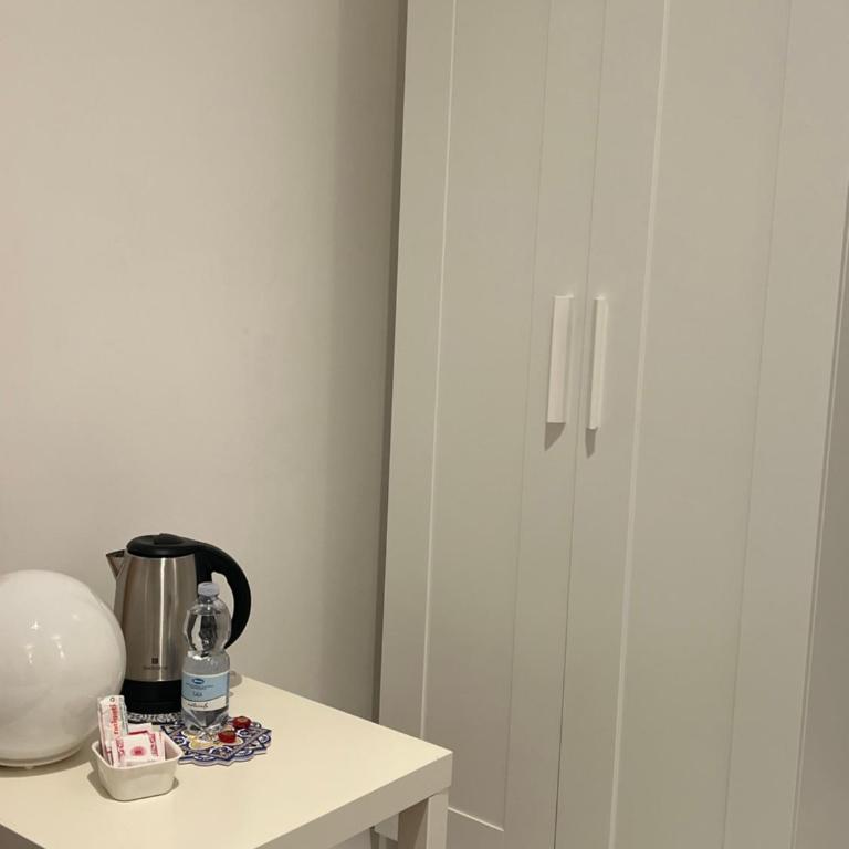 Suite 84 Holiday Home a pochi minuti dalla stazione - Camera Matrimoniale con Bagno Privato Esterno - 11