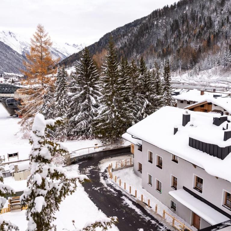 Chalet Marmotta CULM - Luxus Chalet Ski-In Ski-Out - Apartment mit 3 Schlafzimmern - 19