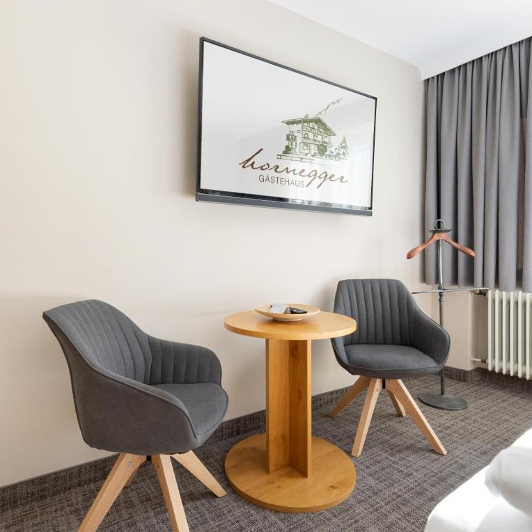 Gästehaus Hornegger - Doppelzimmer mit Balkon - 2