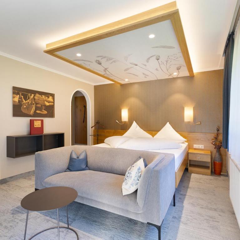 Gästehaus Hornegger - Doppelzimmer mit Balkon - 2