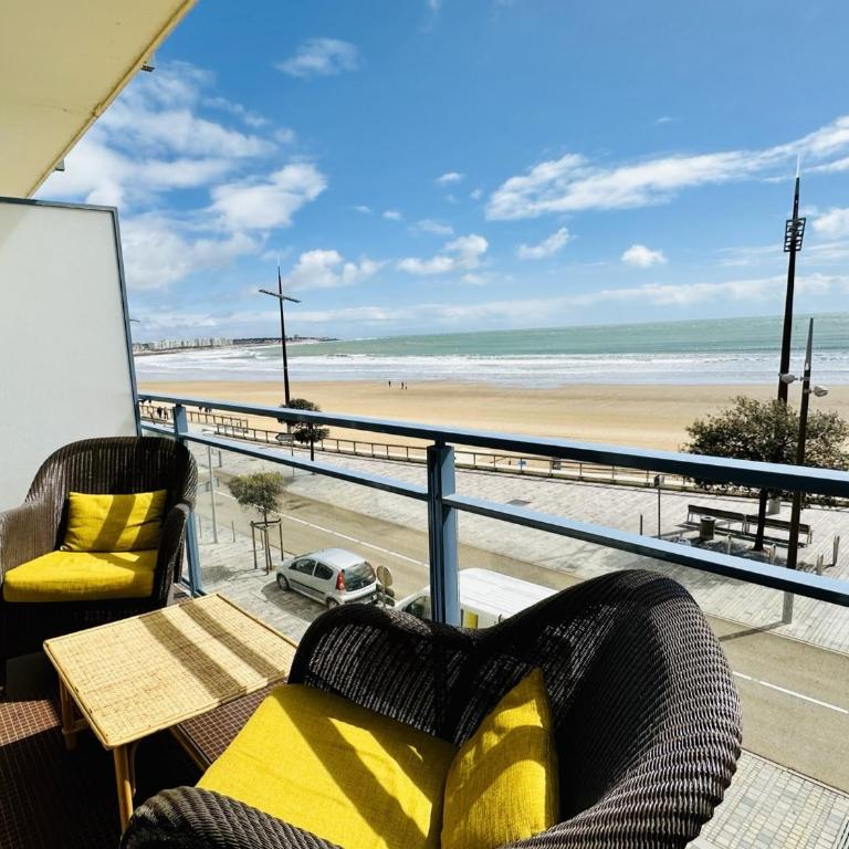 Appartement spacieux idéalement situé sur le remblai des Sables dOlonne - Apartment - 22