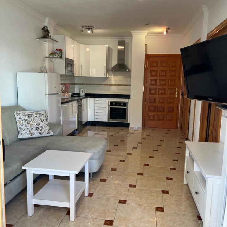 Hotel Marysol Accessible Los Cristianos Atlantic View - Apartamento con vistas a la piscina - 9