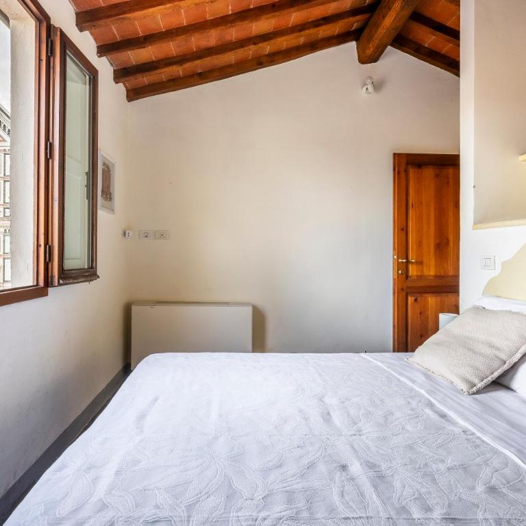 Piazza Santa Croce - Appartamento con 2 Camere da Letto - 13