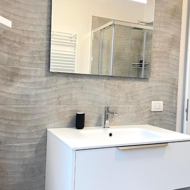 Casa Cavour Brown - Appartamento con 1 Camera da Letto - 2