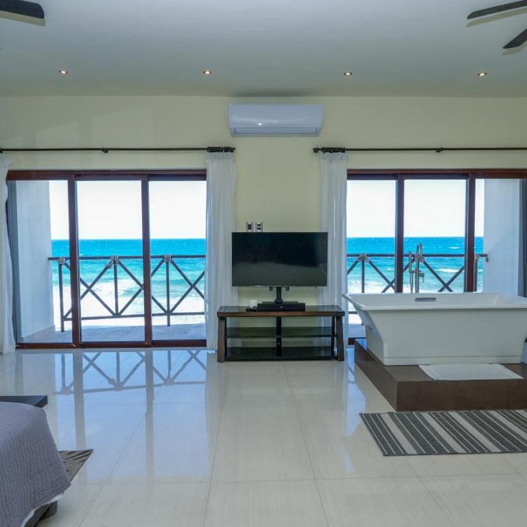 Casa Javi- Ocean Front located Mid Isla Mujeres - Three-Bedroom Villa - 34
