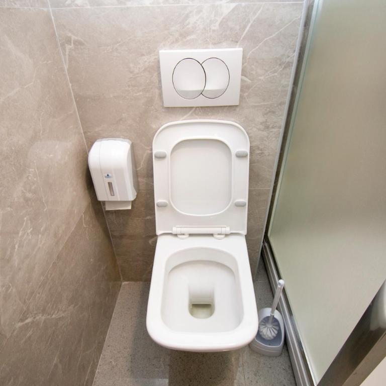 Apartmani Sebastijan - Dvokrevetna Soba sa Bračnim Krevetom i Sopstvenim Kupatilom - 3