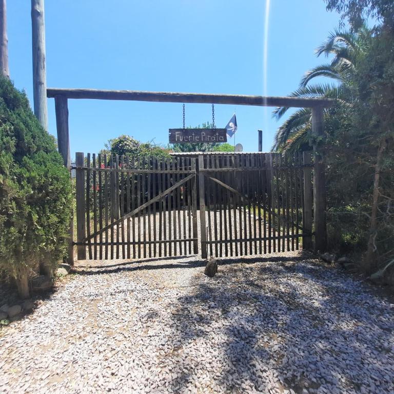 Fuerte Pirata - Two-Bedroom House - 1