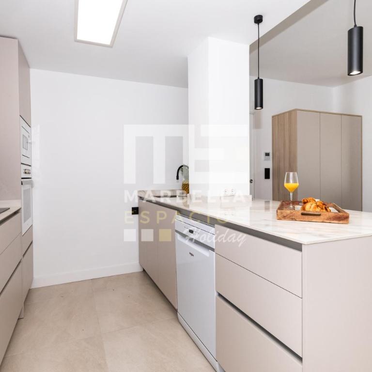 El Dorado 3 dormitorios cerca Puerto Banus - Three-Bedroom Apartment - 25