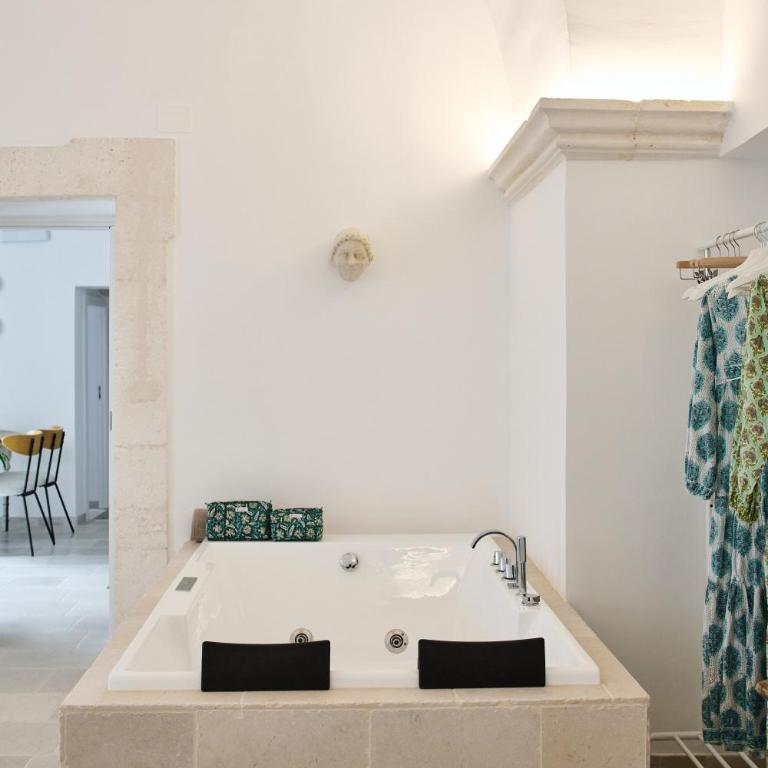 Silentio Suite N2-Ostuni-Jacuzzi - Appartamento con 1 Camera da Letto - 19