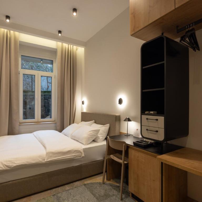 Hop Inn Rooms & Suites - Superior Dvokrevetna Soba sa Bračnim Krevetom - 18