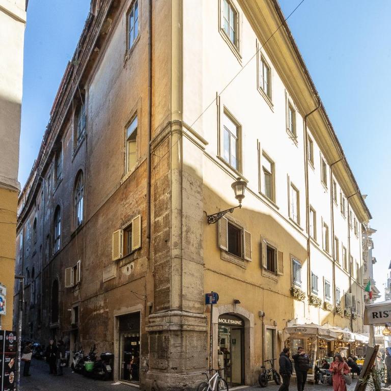 Pantheon by Rental in Rome - Appartamento con 2 Camere da Letto - 55