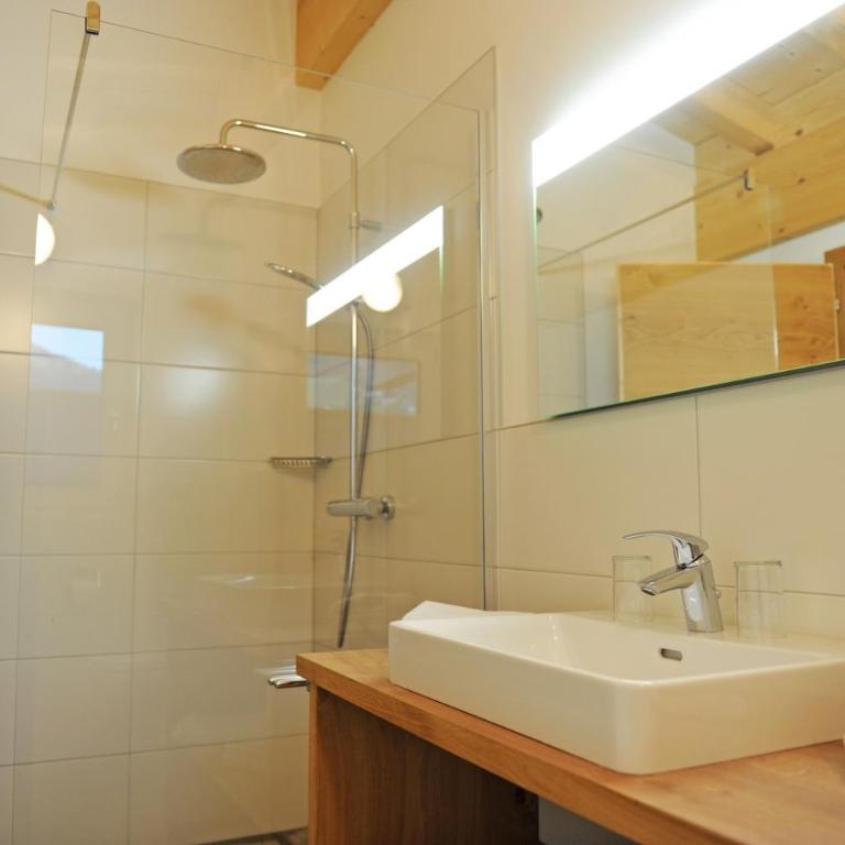 Pension Olympia - Doppelzimmer mit Balkon - 20