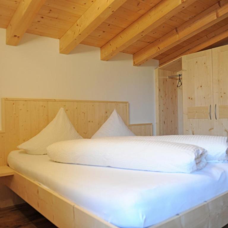 Pension Olympia - Doppelzimmer mit Balkon - 18