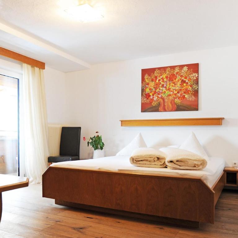 Pension Olympia - Doppelzimmer mit Balkon - 2