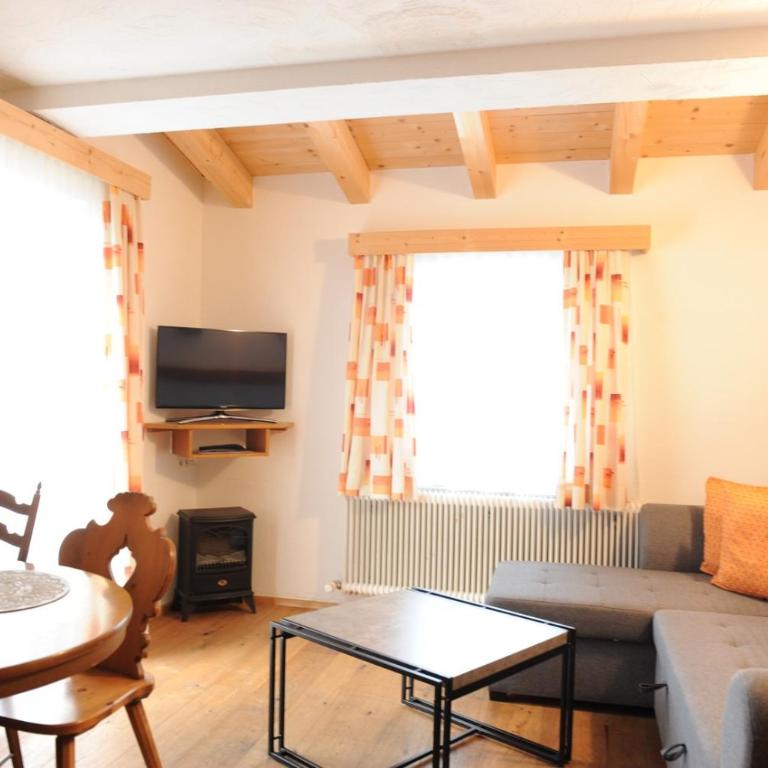Pension Olympia - Dreibettzimmer mit Balkon - 5