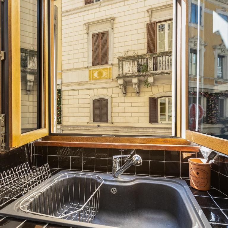 Pantheon by Rental in Rome - Appartamento con 2 Camere da Letto - 51