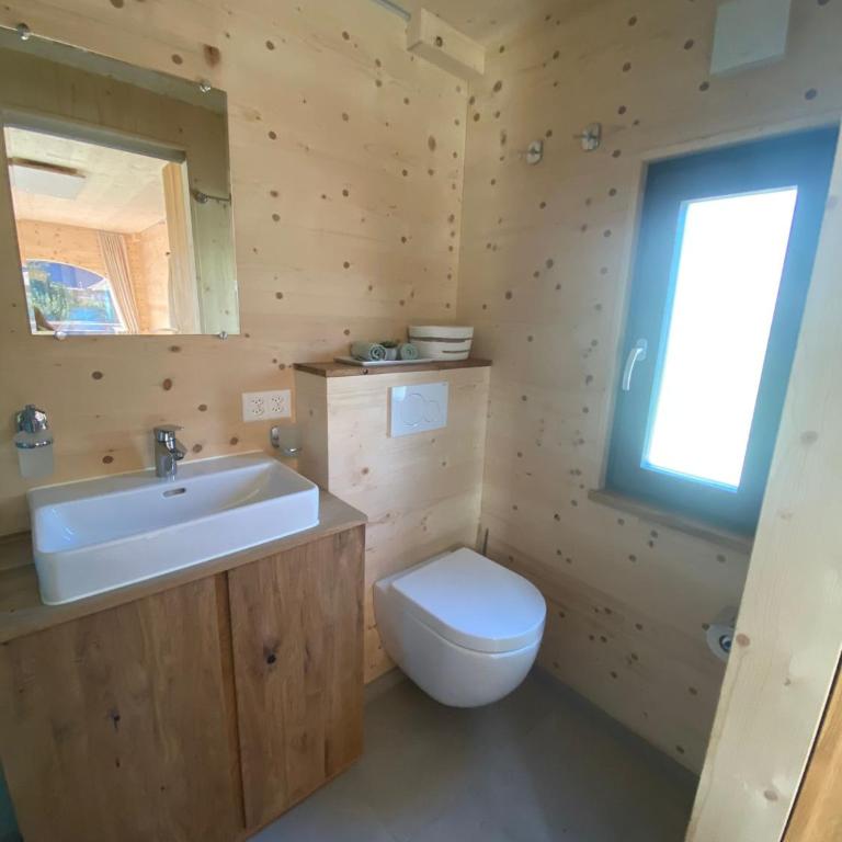 Unique Tiny Eco Lodges with gorgeous views to Jungfrau Massiv - One-Bedroom House - 10