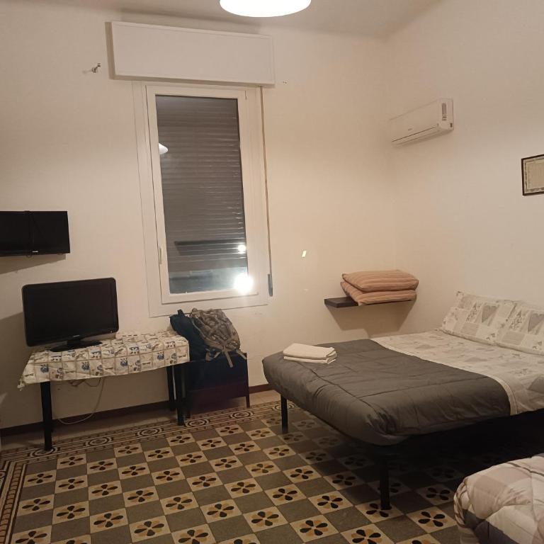 B&B Matteotti 23 - Camera Tripla Basic con Bagno in Comune - 3