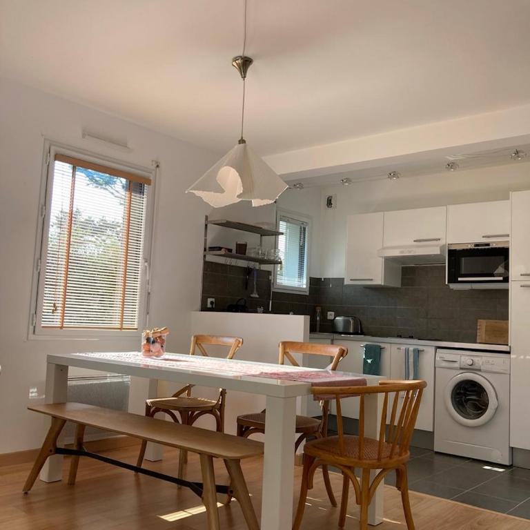 Le GLAZ - 2 à 4 vacanciers - Jardin clos - Petit chien bienvenu - 2 vélos - Plages et Commerces à pied - Appartement 2 Chambres - 9