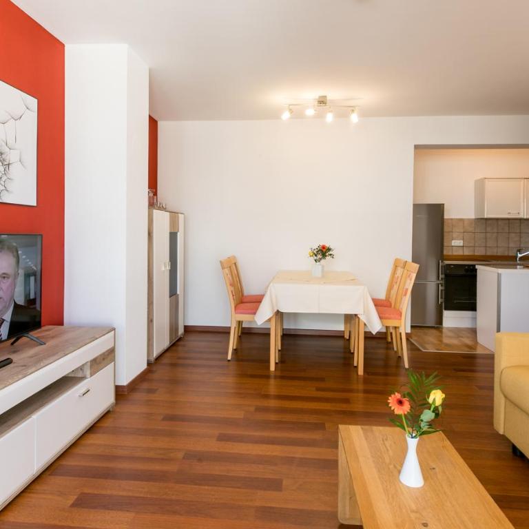 Hotel Sonnenhang - Apartment 2 Grasmückenweg - 1