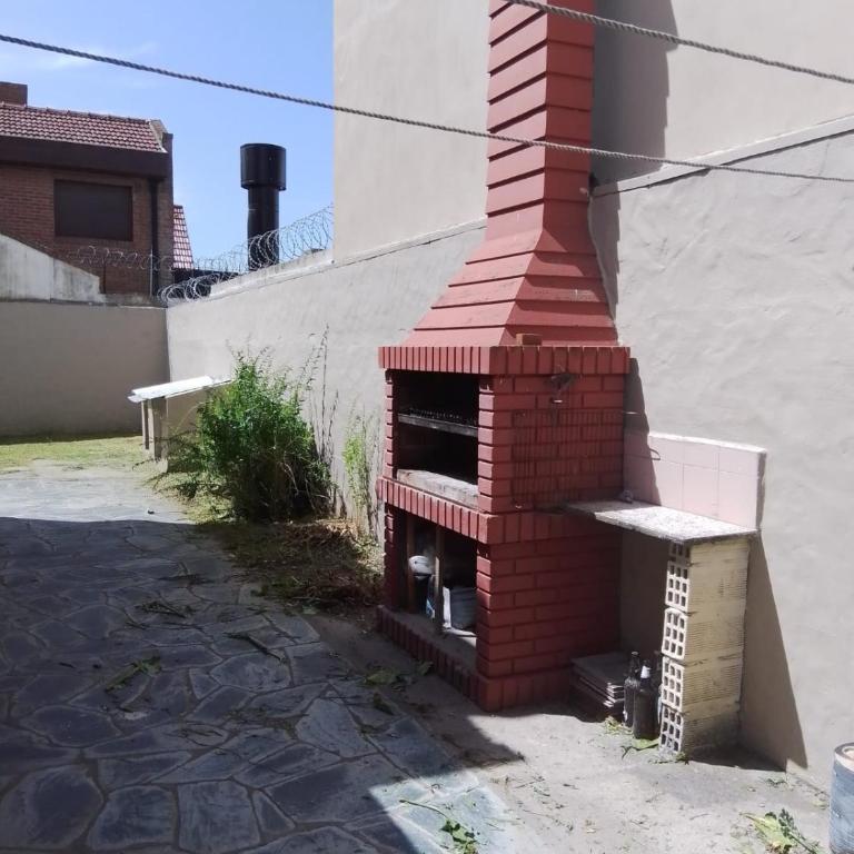 Casa grande en Mar del Plata, cochera, parrilla, parque, TV con wifii. IMPECABLE - Casa de 4 dormitorios - 13