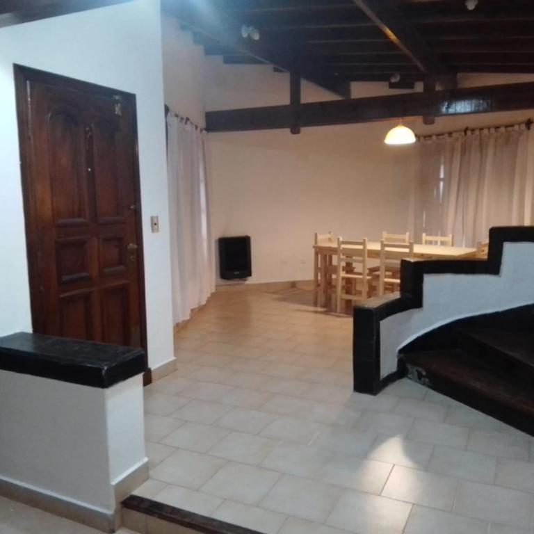 Casa grande en Mar del Plata, cochera, parrilla, parque, TV con wifii. IMPECABLE - Casa de 4 dormitorios - 4