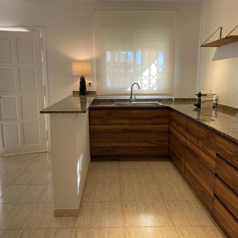 Entre2aigues - Three-Bedroom Townhouse - 11