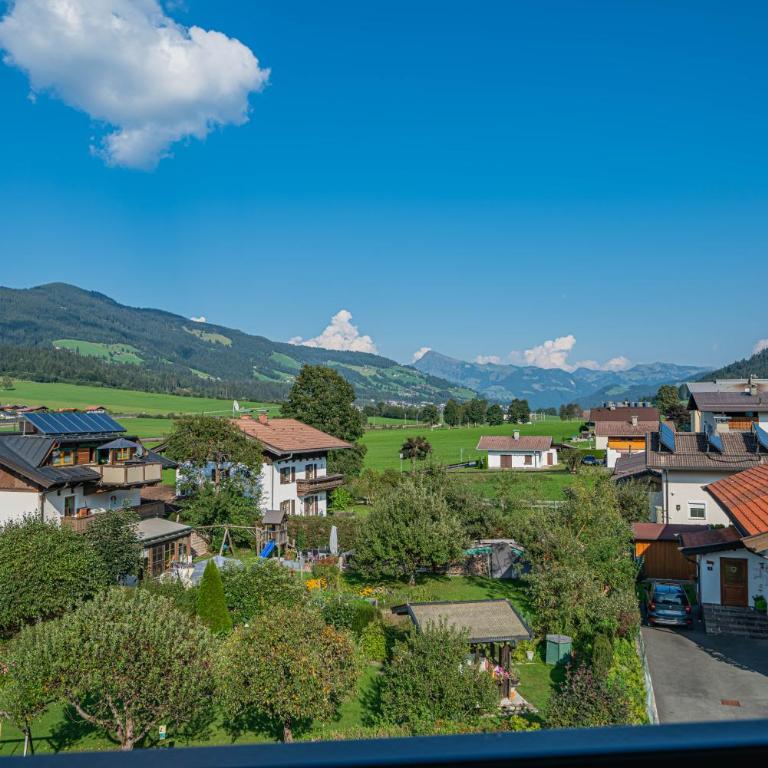 Appartements Andrea Cäciel - Alpline Appartements KG - Apartment mit Blick auf die Berge - 12