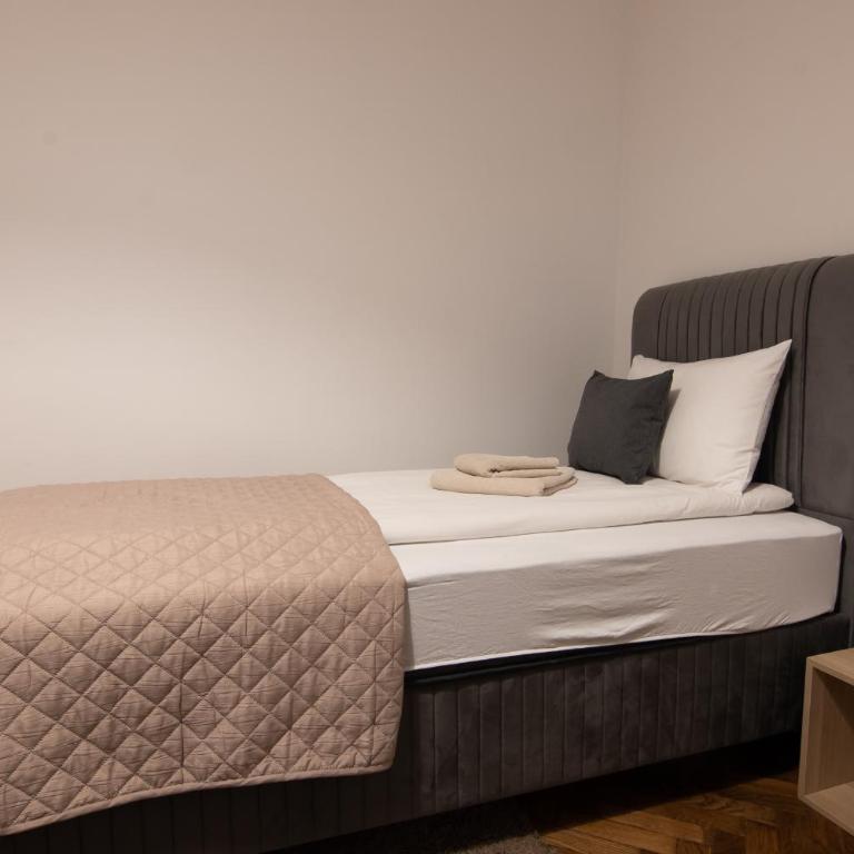 Sweet House Republic - Apartman - 26