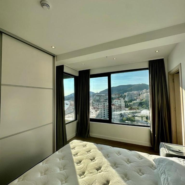 The best view in Montenegro - Three-Bedroom Apartment - Oceanfront - 31