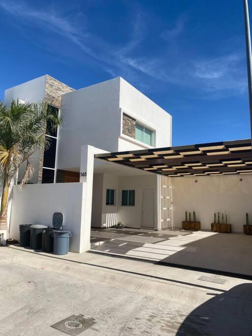 Casa con alberca propia en fraccionamiento coronado - Three-Bedroom House - 41