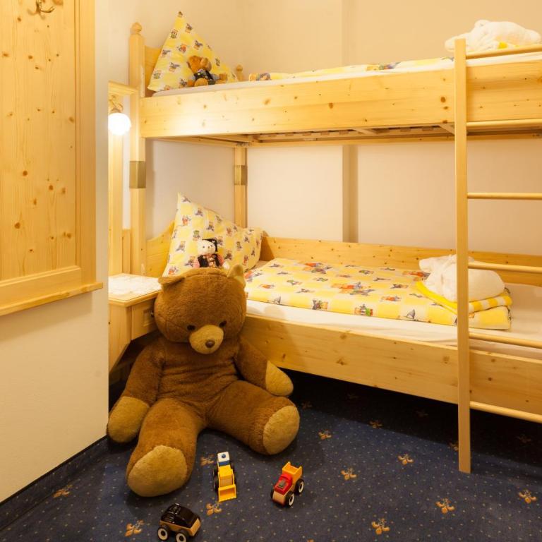 Bärenhotel - Camera Familiare con Balcone (2 Adulti + 2 Bambini) - 5