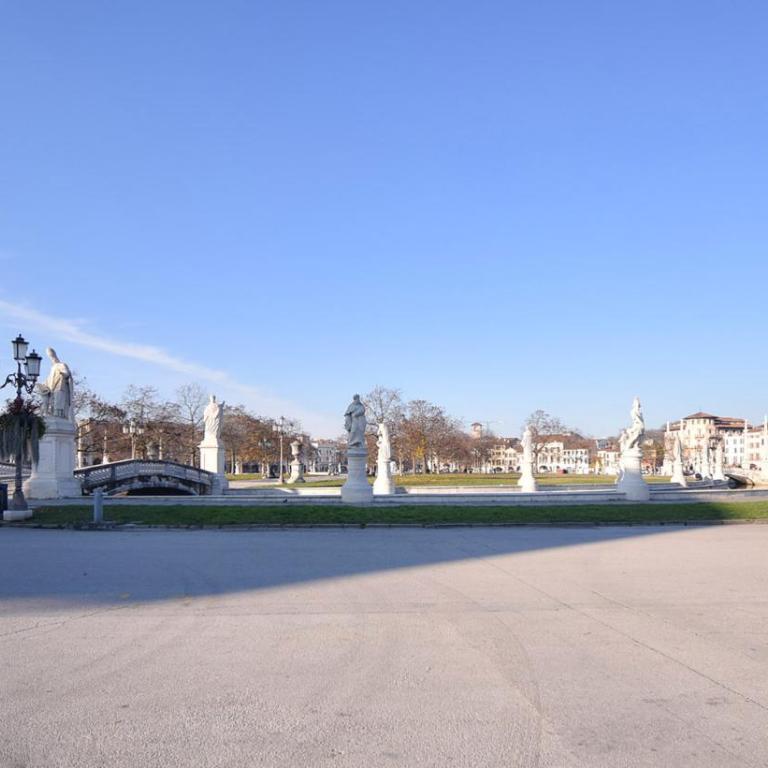 Wonderful Prato della Valle Free Parking - Appartamento con 2 Camere da Letto - 55
