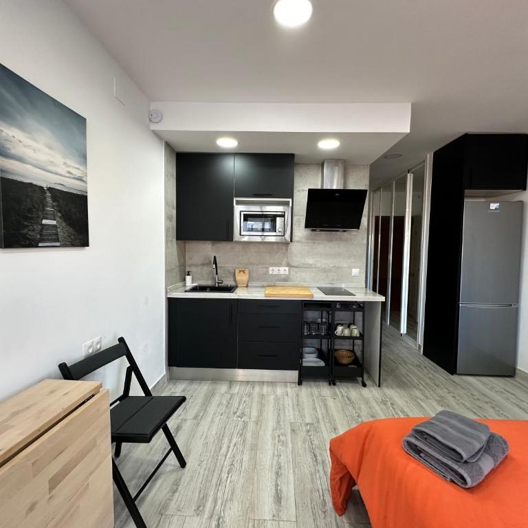 Verdiales Comfort, city center studio, beach, and city center close BY NAMASTE ELITE - Estudio - 10