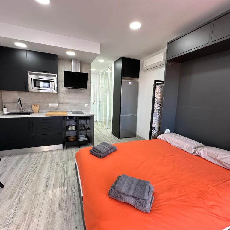 Verdiales Comfort, city center studio, beach, and city center close BY NAMASTE ELITE - Estudio - 1