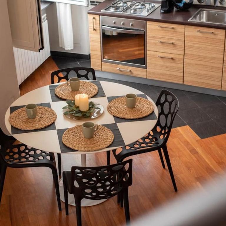 (Aquarium) Elegant Two-Level Apartment with In-Room Tub - Appartamento su 2 Livelli - 11